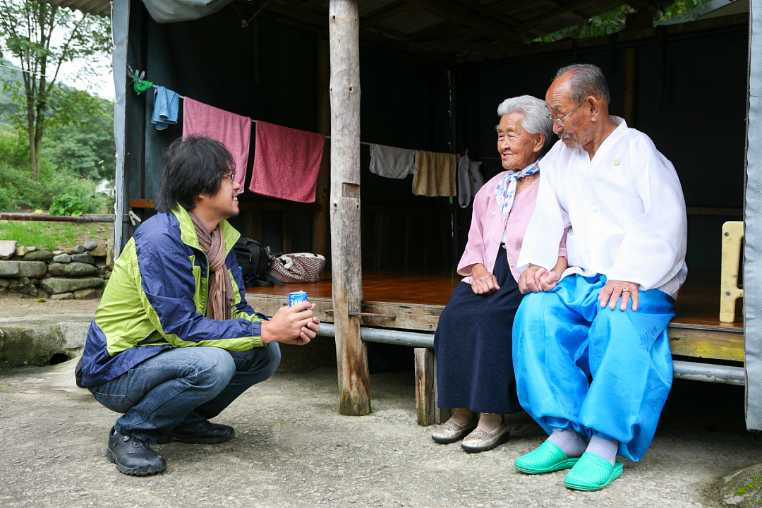 感动全网纪录片102岁女主去世!与夫相守76年,朴素爱情惹哭观众(组图) - 5