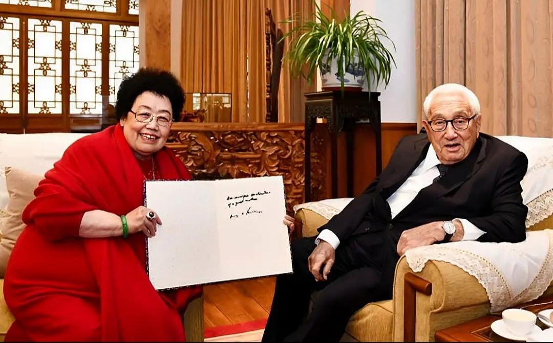 中国前女首富去世：捐了数千万，一天只花10块钱（组图） - 14