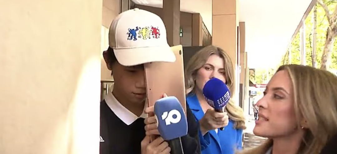 刚刚,墨大亚裔高材生被判了,可世界首富“坐不住了”... - 3