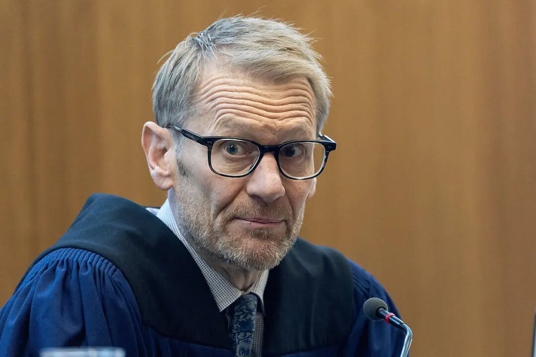 新西兰史上最悬疑！他带华人继子开车冲下悬崖！今日验尸官出定论（组图） - 17