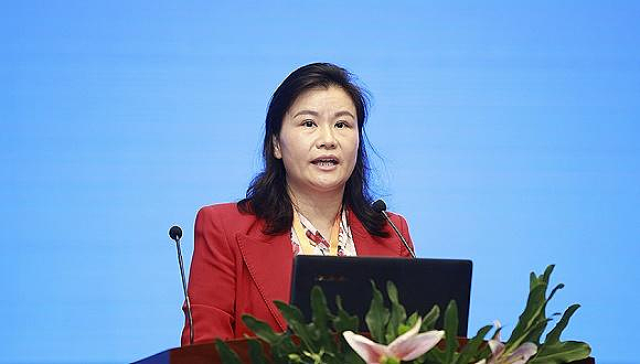 宴会上,坐在马斯克身边的女人,原来是这里的首富(组图) - 4