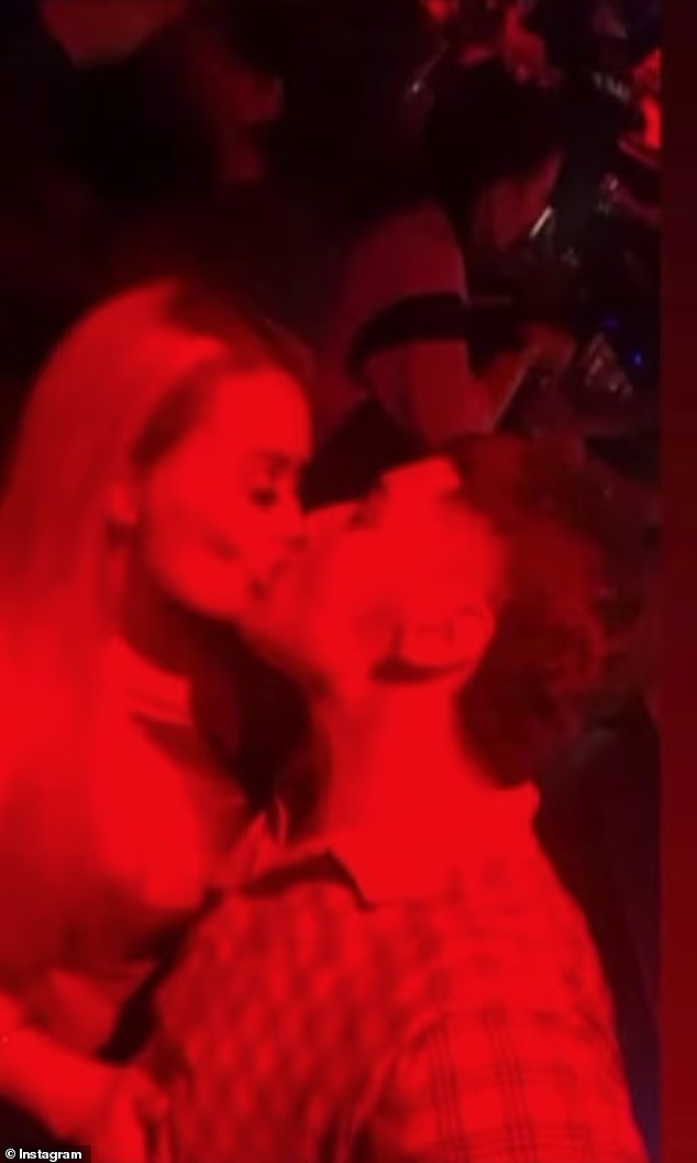 狗血!澳男撞见自己女友和儿子同床共枕!怒发视频报复,被警察关进大牢(组图) - 10