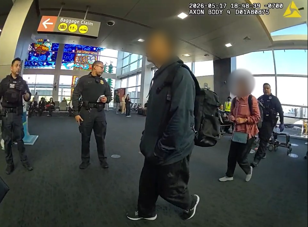 华人大爷醉酒大闹国际航班,飞机被迫改降,妻子怒斥歧视(组图) - 8