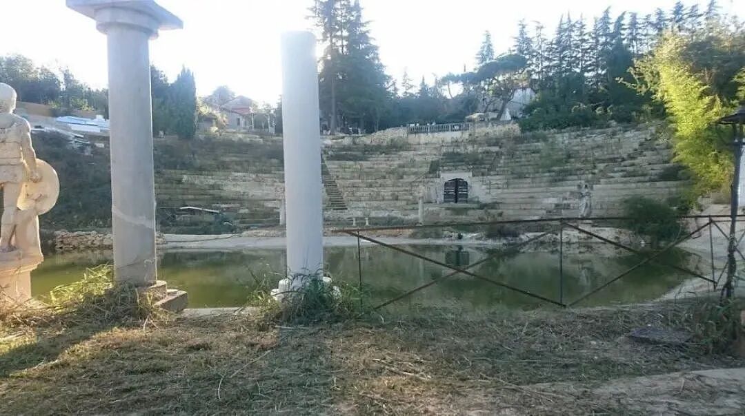 意大利男子推平山头建假古罗马遗址，骗游客20多年终被判刑拆除（组图） - 1