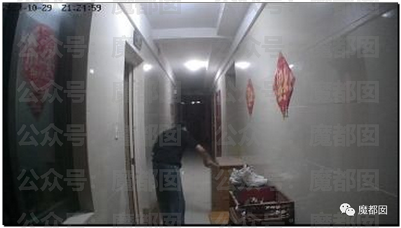 恶臭!网传某平台外卖员送餐时“扫楼”,将女顾客高跟鞋当“飞机杯”(组图) - 9