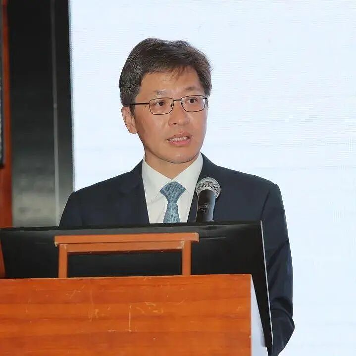 靠卖电池“边角料”成百亿富豪，这对宁波兄弟藏不住了 - 17