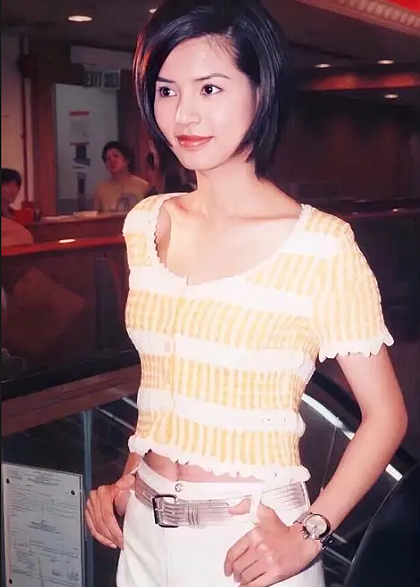 60岁女演员被白睡十年倒贴巨资，不婚不育下场凄凉！曾红遍全国 - 4
