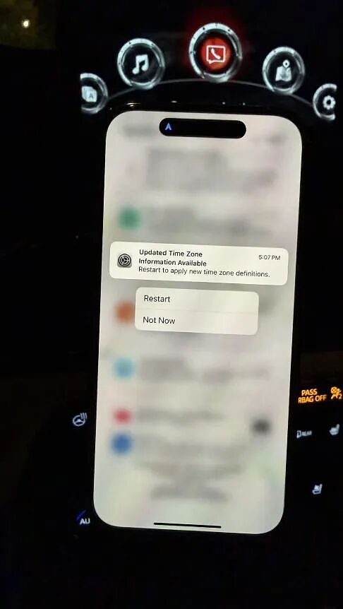 刚刚！全球iPhone用户炸锅，苹果突然要求重启、日历错乱（组图） - 4