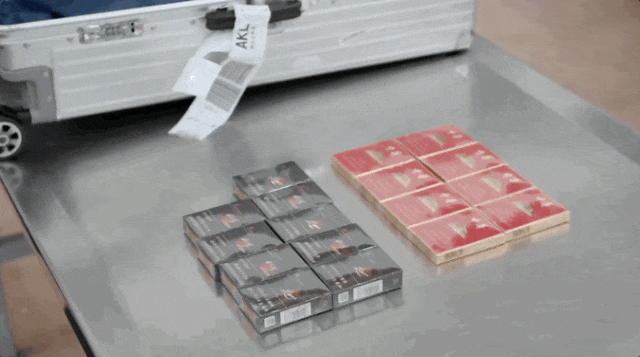 中国大妈入境新西兰,行李箱内衬藏香烟,当场被罚868纽币,称“朋友放的”(组图) - 11
