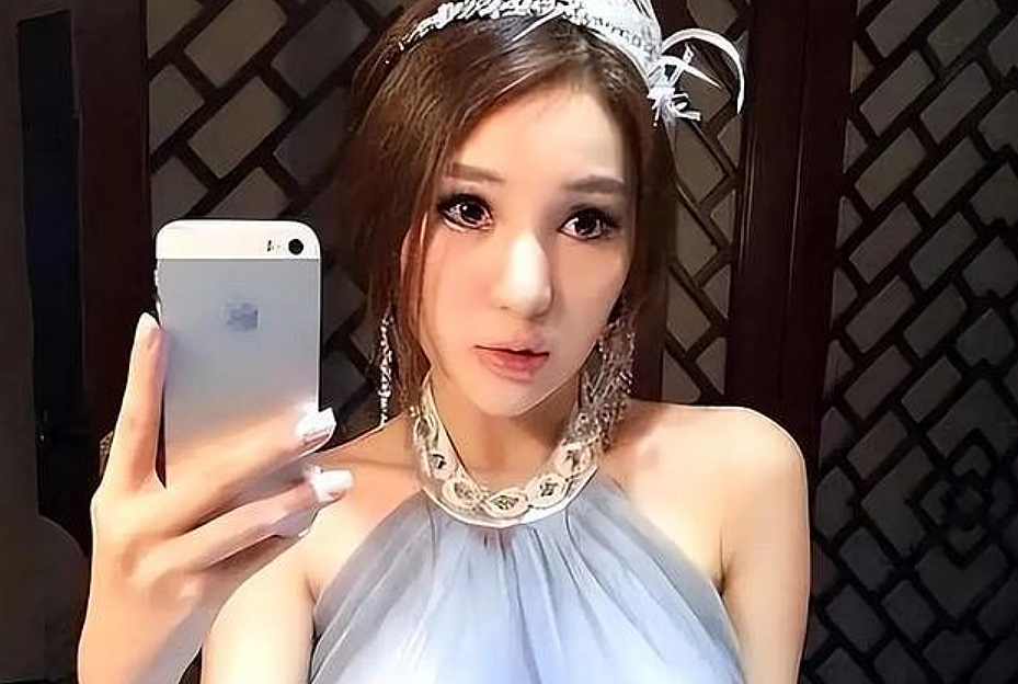涉赌卖淫、炫富卖假货!曾经“一夜40万”的初代顶美郭美美,如今现状太唏嘘(组图) - 2