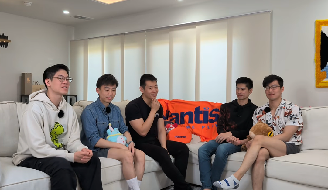5名亚裔男子组成相亲相爱“5人行大家庭”！创始人两口子：是爱情（组图） - 13