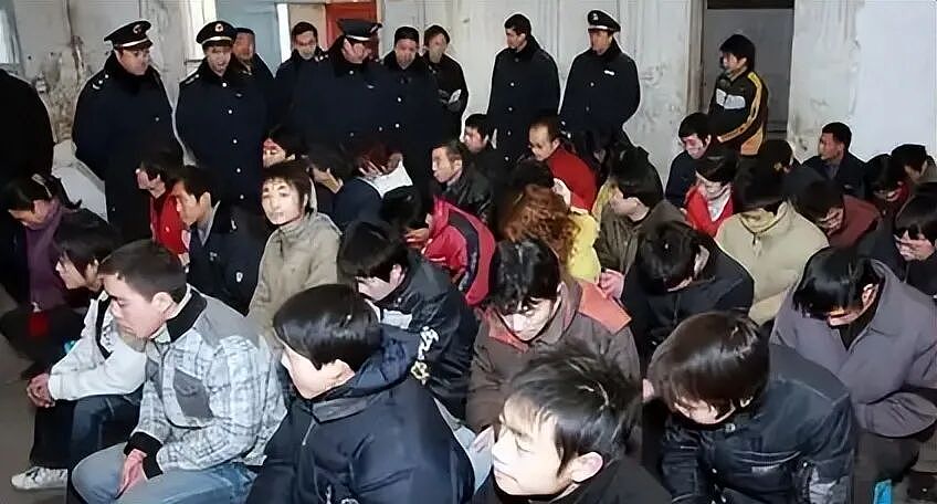 38岁老板娘沦为陪睡工具!一场精心策划的“姐妹局”,入局者10有9个离婚(组图) - 4