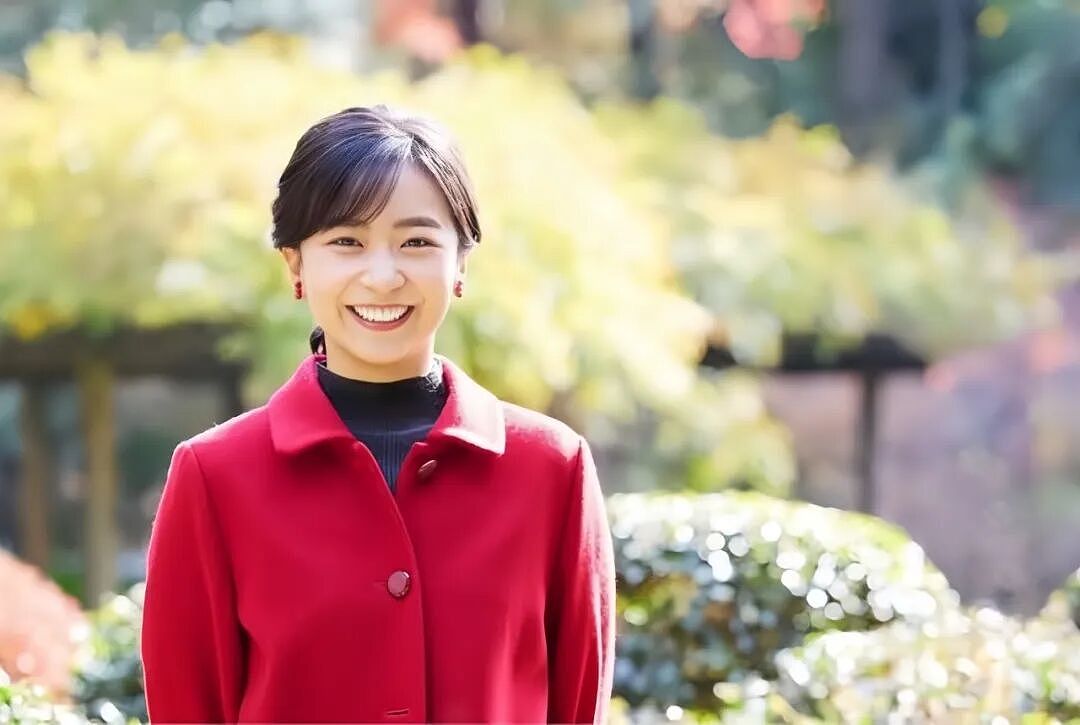 纽约偶遇“亚洲第一恋爱脑”:逃离皇室后的她,和“废柴老公”逆袭了 - 15