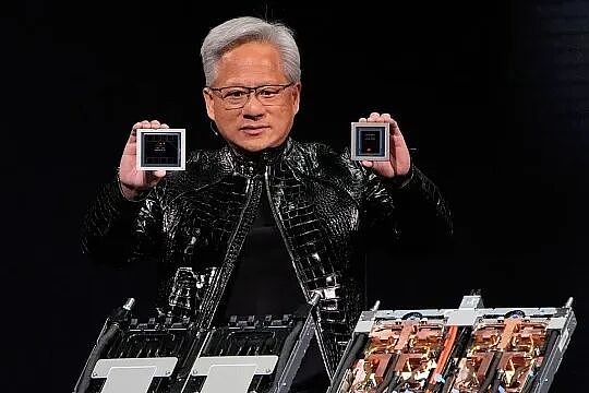 黄仁勋:一碗炸酱面背后的千亿芯片生意 - 3