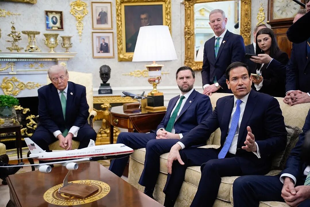 特朗普要从欧洲“撤军”，万斯：美国不能当“世界警察”，欧洲要更多靠自己（组图） - 1