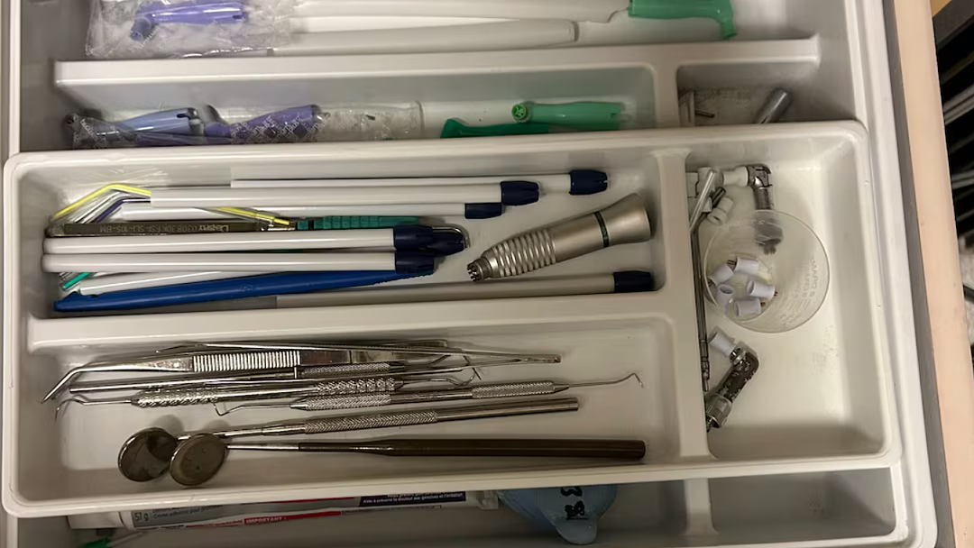 华人牙医消毒程序违规,近900患者恐感染艾滋!涉事诊所关停,执业资格吊销(组图) - 4