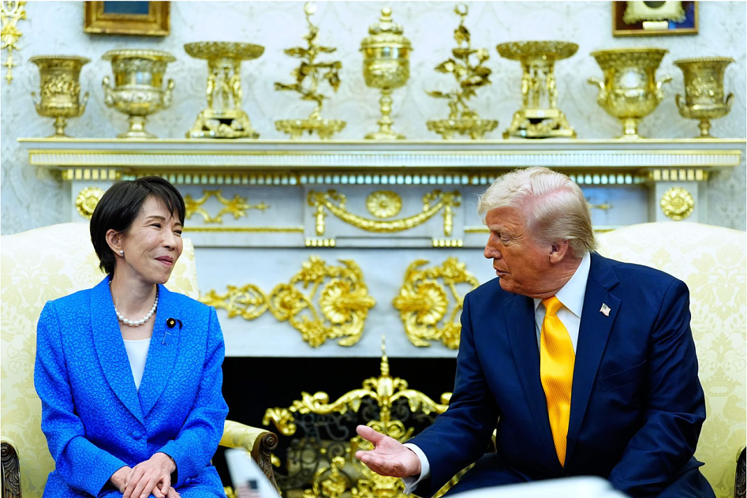 刷屏!特朗普当着日本首相的面提珍珠港:“没人比日本更懂偷袭”!高市早苗当场面露难堪! - 3