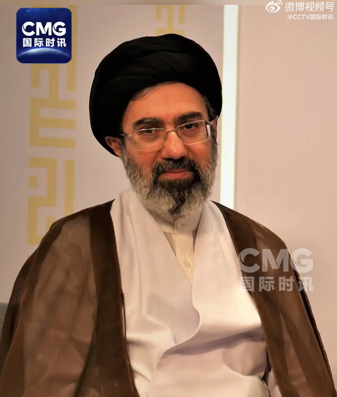 伊朗最高领袖穆杰塔巴社交媒体更新，贴出4张个人照片（组图） - 3