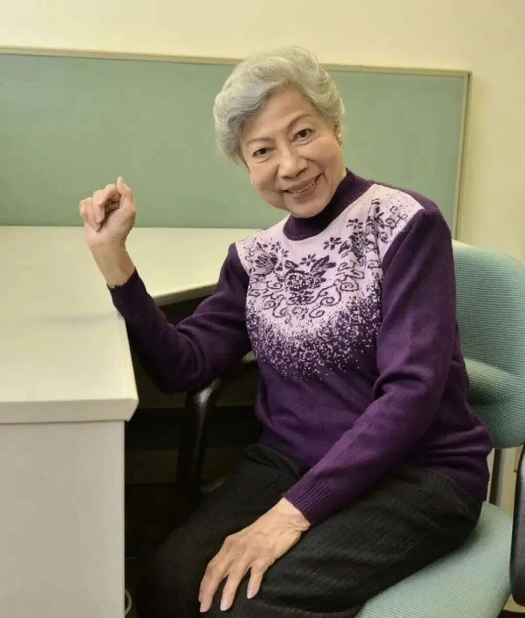 91岁“裘千尺”演员被TVB官网除名,本人回应;至今未婚,已签署遗体捐赠协议 - 3