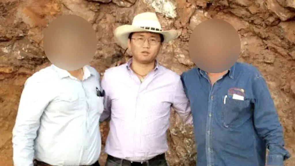 北大学霸成全球通缉超级毒枭!娶拉美黑帮千金打造犯罪一条龙帝国,被捕后穿墙出逃? - 5