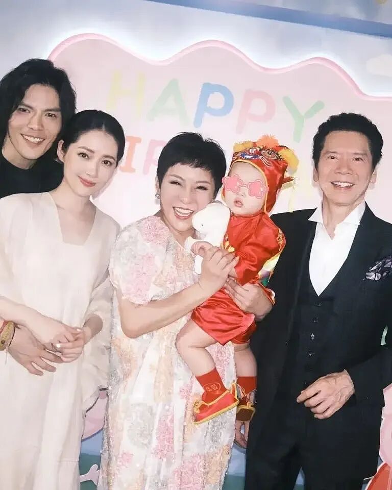 香港豪门家庭再爆风波，向太公开炮轰准儿媳，和郭碧婷待遇差太远（组图） - 3