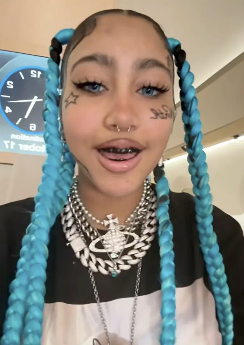 卡戴珊侃爷被骂纵容不管教13岁女儿？孩子言语打扮过于奇葩成熟，还曝已经不上学？ - 11