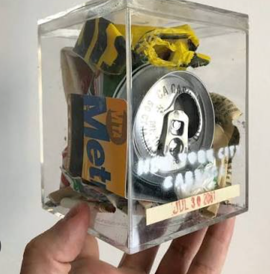霉霉结婚，他在场馆外面捡垃圾卖！25美金一个垃圾盲盒，一天内全卖光了？！（组图） - 5