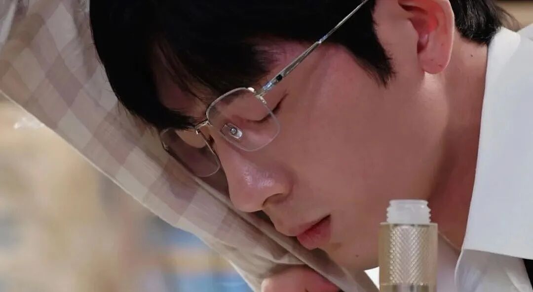 内娱“初代白月光”翻红!183薄肌小狗爆改阴湿人夫,网友:越老越香(组图) - 10