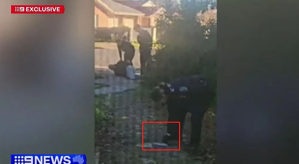 澳洲热心居民勇夺歹徒手中的刀，下一秒，他却被警方用枪击倒逮捕 - 6