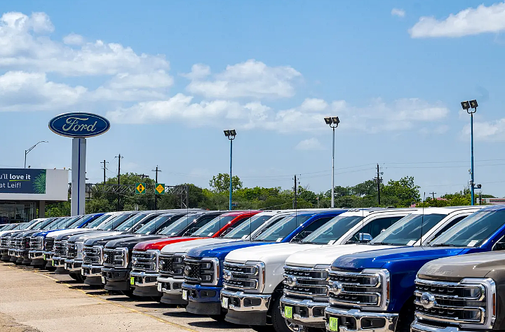 福特紧急召回近38.8万辆SUV:后排座椅行驶中可能突然滑动或倾倒 - 2