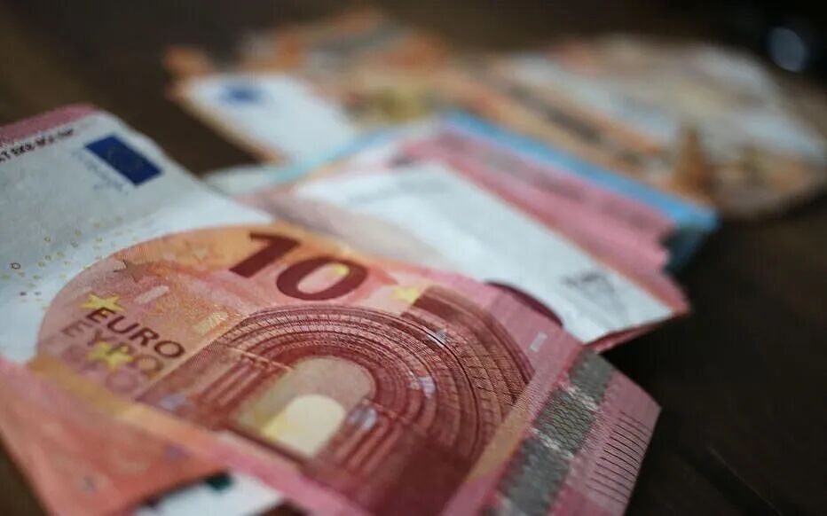 非法移民中500万欧元大奖却领不到钱!尼日利亚小哥的逆袭故事,结局让人意外 - 4