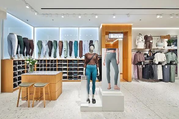 还能穿不?冲上热搜!涉嫌使用致癌物,超级网红品牌Lululemon在被调查(组图) - 1