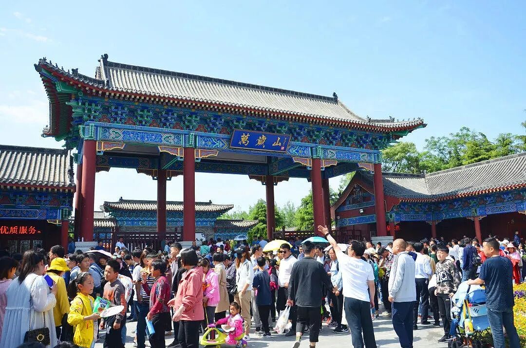 没有一件真文物,万岁山为何成为河南最赚钱的景区?(组图) - 7