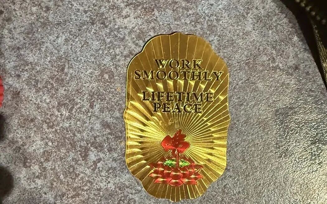 新西兰频现“假和尚”！直接套手镯强卖！反复纠缠索要现金！停车场堵人敲车窗引众怒！（组图） - 1