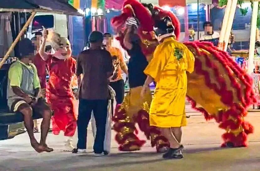 泰国警察太拼!装成6个辣妹包围毒贩,5个都是女装壮汉!他们自己都没绷住...(组图) - 6