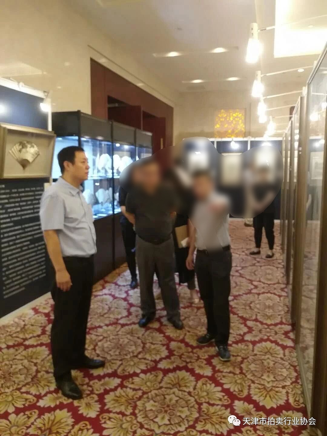 拍卖协会会长“瞒天过海”，安排妻子、儿媳竞拍法拍房，1603万就拿到3026万别墅，另有4套房倒手就赚175万！最后获刑15年 - 1