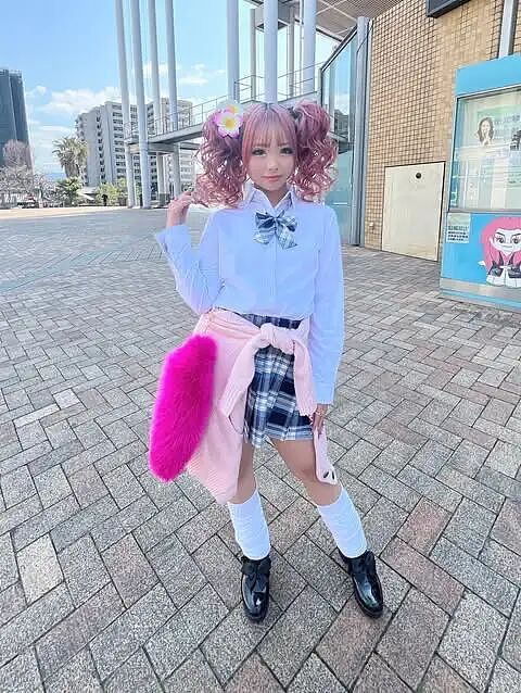 日本一小学生辣妹晒毕业照惊呆众人！网友：这真不是40岁么？！（组图） - 6