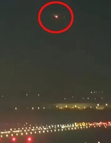 恐怖!满载272人客机起飞后突然爆炸,引擎喷火!乘客集体尖叫,塔台狂喊(视频/组图) - 3