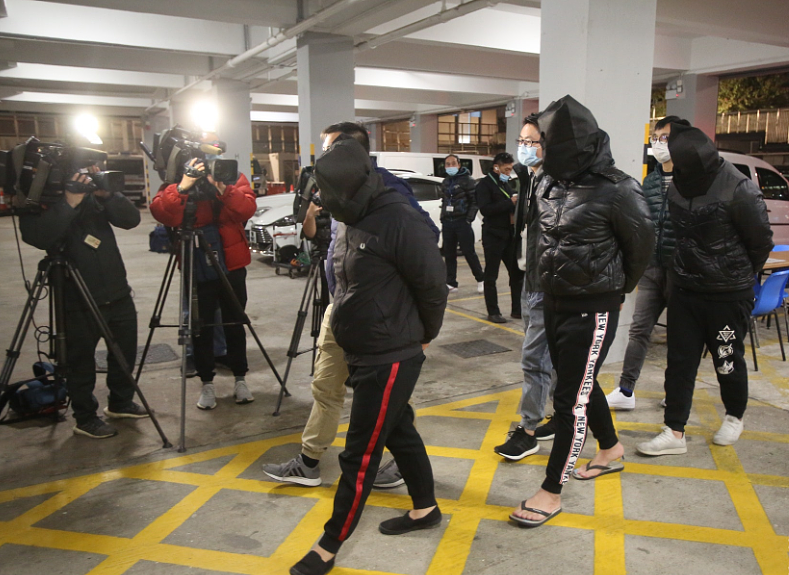 香港6旬黑老大改行卖工地盒饭!算错成本倒赔钱,被警察卧底一锅端? - 10