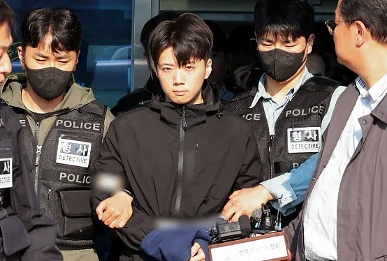 韩国女高中生遇害案：凶手被赞“像偶像”，家属被迫公开女儿照片 - 3