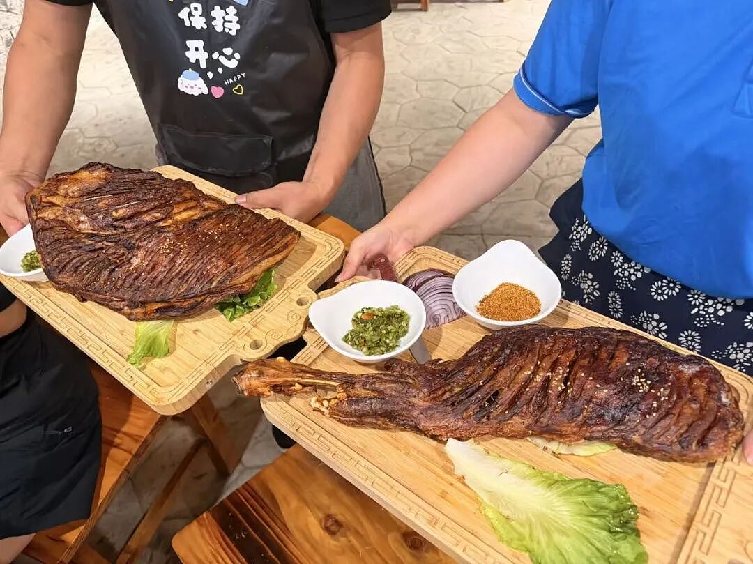 “花上千报名费泥坑打滚”,这网红运动看着自由、做起来暗藏危险 - 7