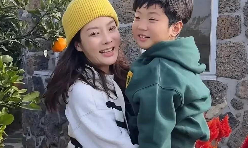 昔日中韩模范夫妻散场，蔡琳6年后首曝离婚原因：不想成为凶妈妈（组图） - 4