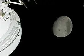 NASA四名宇航员飞掠月球，首次目睹月球神秘背面！人类探索宇宙星辰的脚步永不停歇（组图） - 3