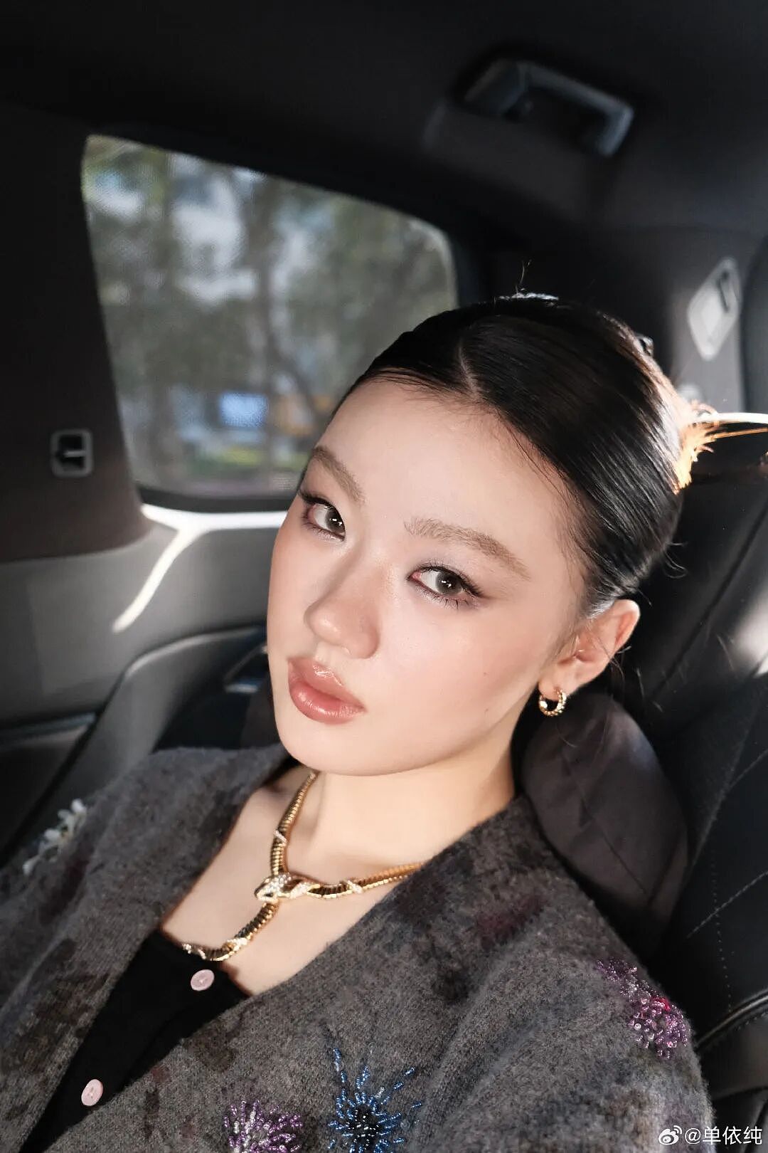 歌坛撕破脸!刚刚,单依纯向李荣浩道歉(组图) - 5