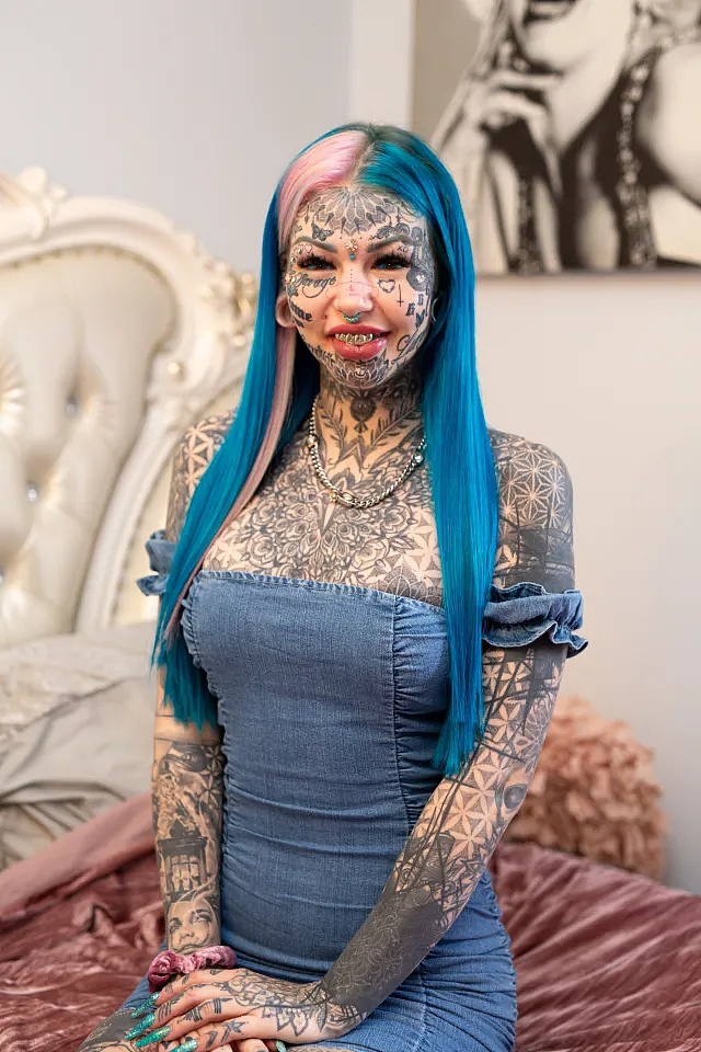 “全球纹身最多女性”手术改造太惊悚!几经生死不愿停,称是终生追求? - 2