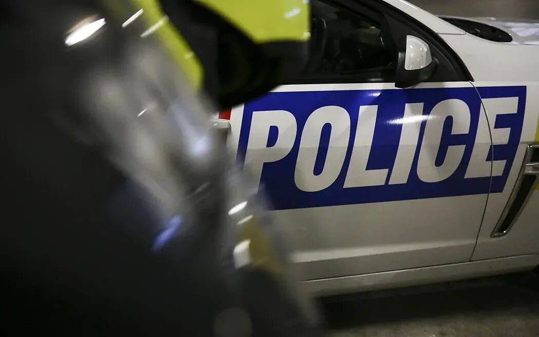 奥克兰男子等车被连刺重伤！一个月提走4900万纽币！超6万人动用储蓄！微软抛出1020亿AI红利！ - 3