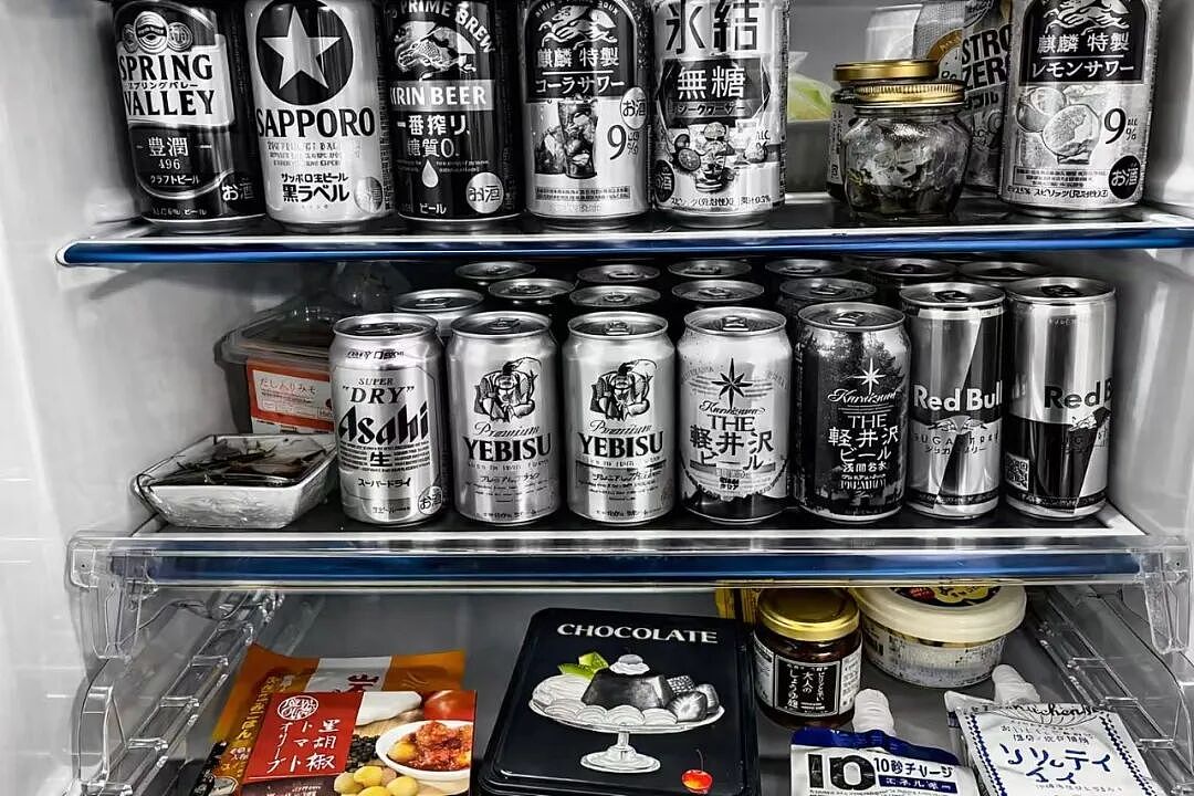日本国民零食突然改黑白包装！日本政府嘴硬称“石油管够”！日网友：到底谁在说谎！（组图） - 14