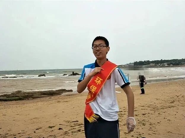 25岁NUS在读硕士王彦泳池溺水重伤，巨额费用退休父母无力承担（组图） - 9