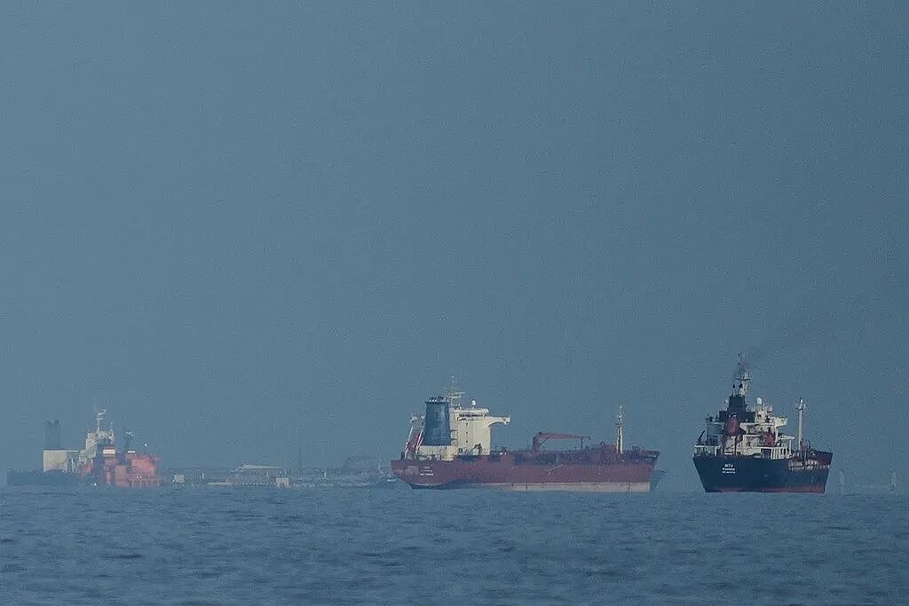 载有超过2亿美元原油,伊朗一超大型油轮成功“躲过”美海军追踪(图) - 1