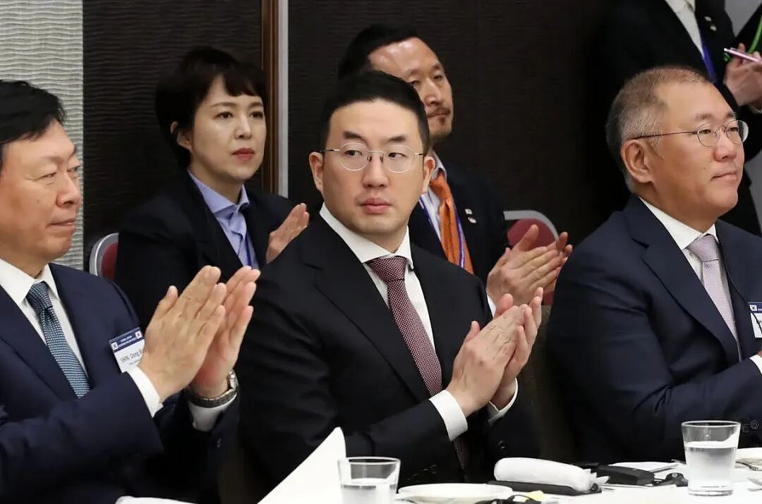 LG家族炸裂内讧!老掌门一份遗嘱骗了妻子和亲女儿,遗产全留给养子?真狠啊...(组图) - 7